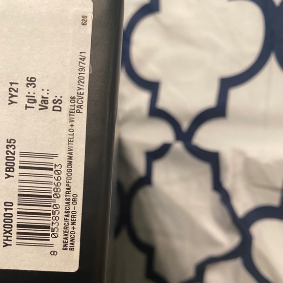 Young Versace Baroque Logo Sneakers - Picture 8 of 8